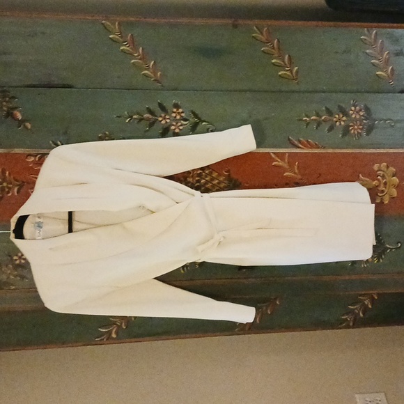 Vintage Tahari Cream Dress Size 10 80's vibe - Picture 1 of 5